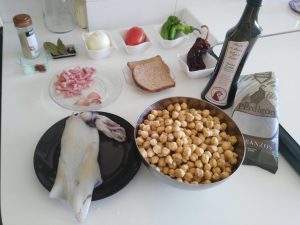 ingredientes-garbanzos-calamares